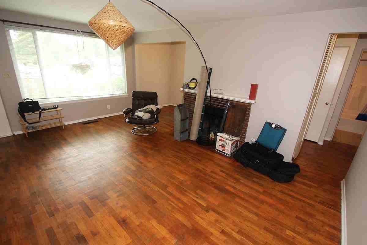 7733 35th Ave Ne - Photo 3 of 13