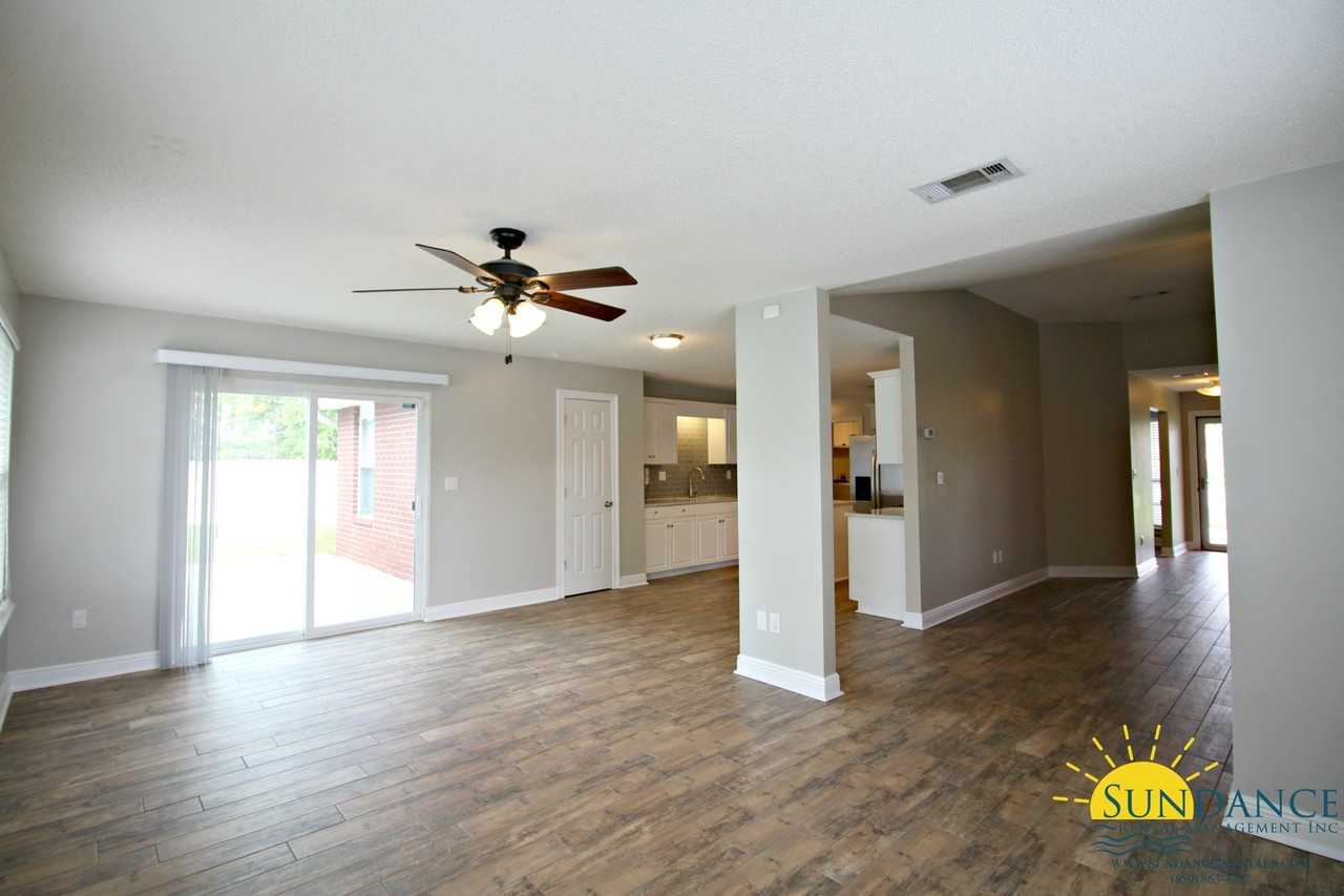 4214 Mainsail Dr - Photo 4 of 15