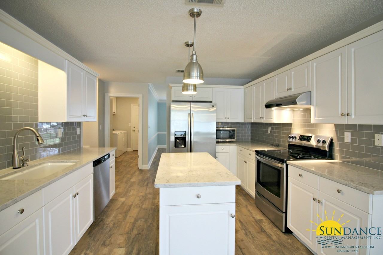 4214 Mainsail Dr - Photo 5 of 15
