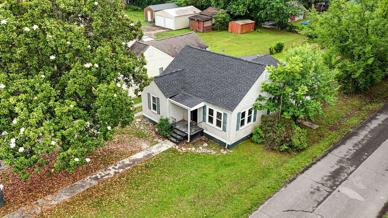 4600 Biltmore Ave - Photo 3 of 33