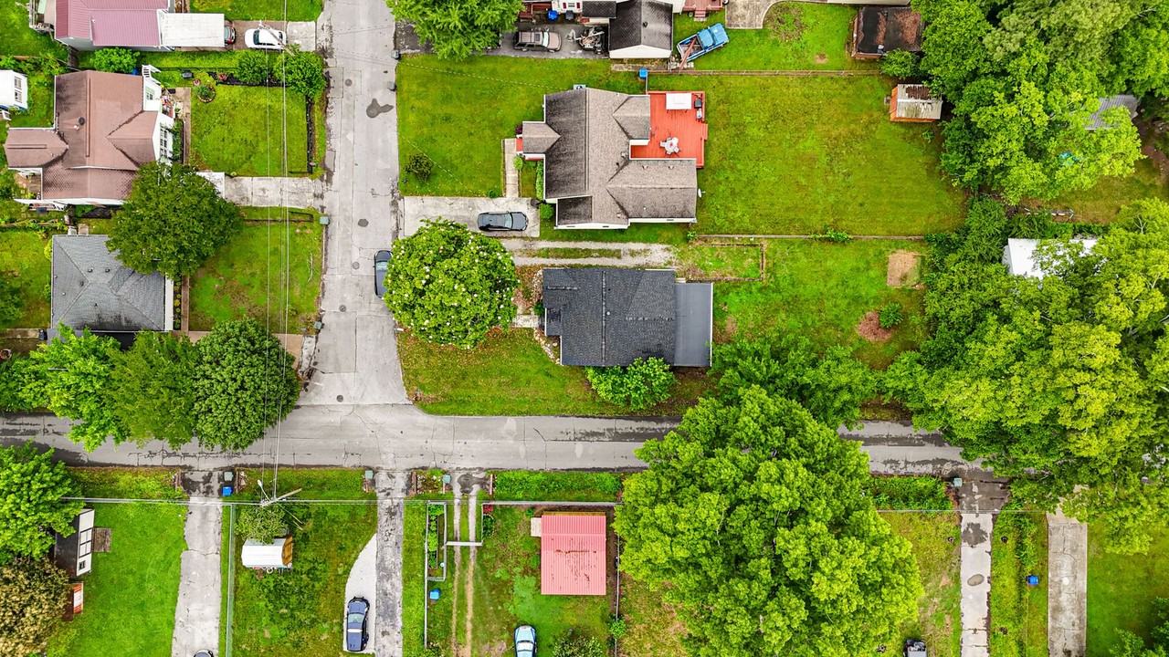 4600 Biltmore Ave - Photo 6 of 33
