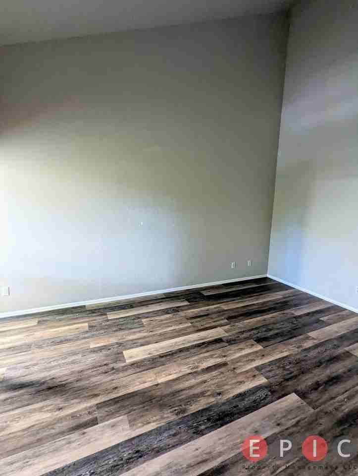 1460 E Foxboro Dr #2 - Photo 5 of 16