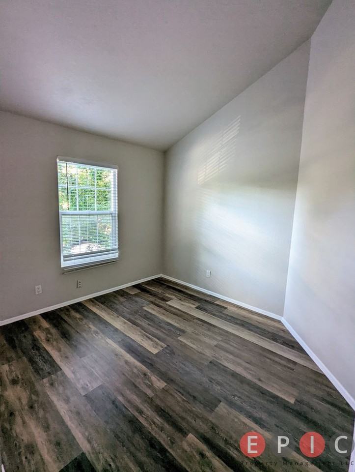 1460 E Foxboro Dr #2 - Photo 7 of 16
