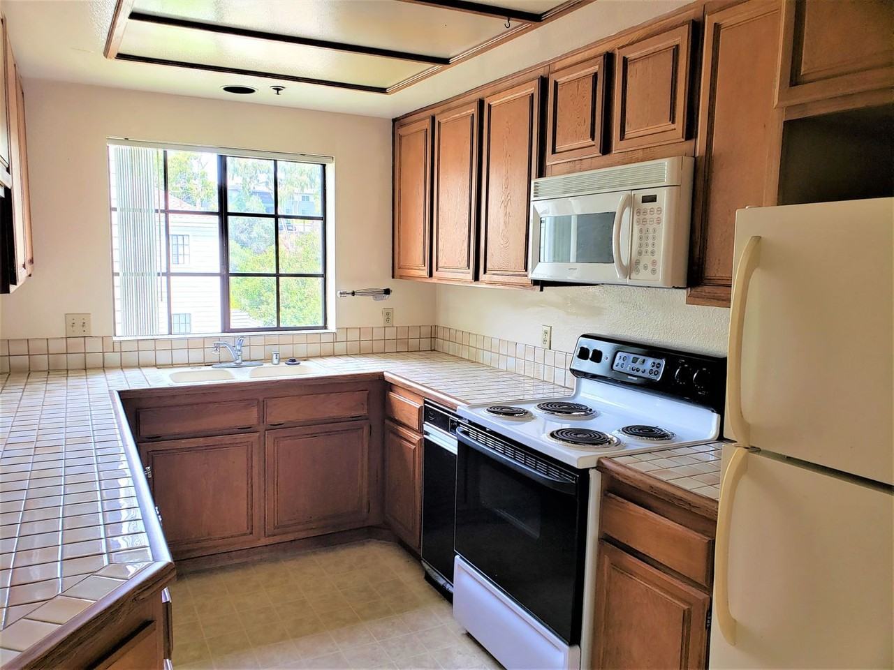 1950 Upas St #401 - Photo 4 of 12