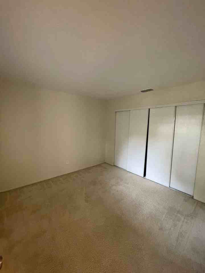 2915 N Texas St #101 - Photo 7 of 14