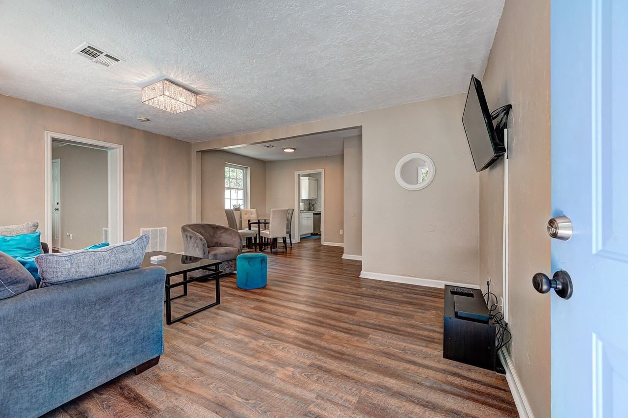 2801 Croydon Ct - Photo 3 of 20