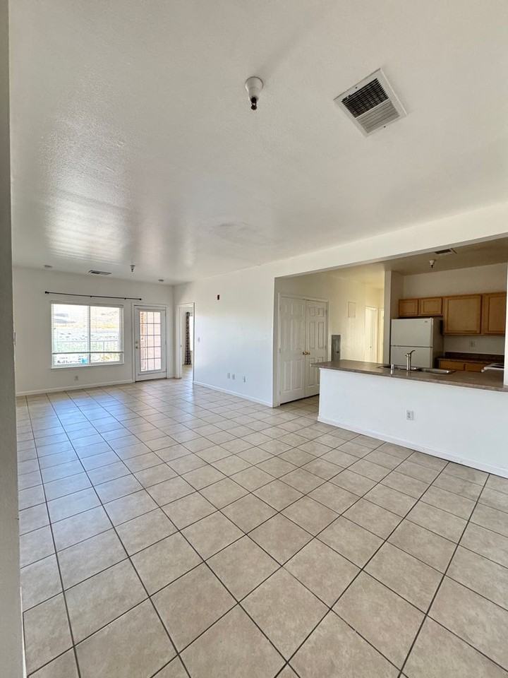 200 Talus Way #302 - Photo 2 of 10