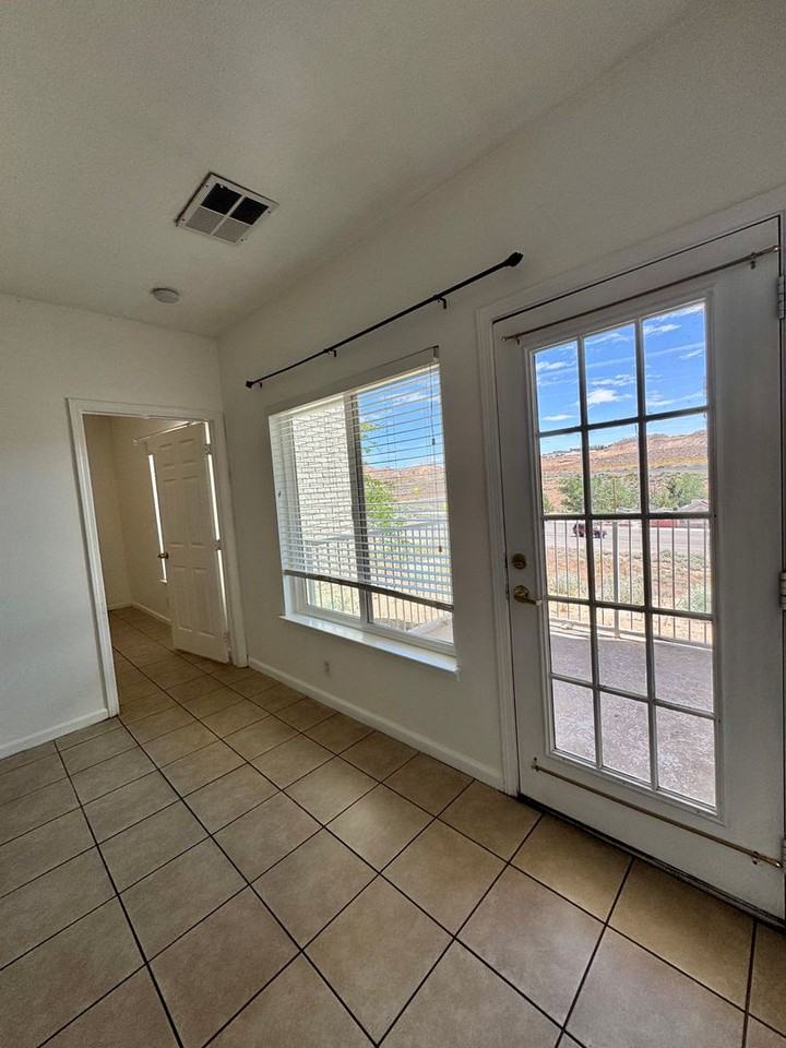 200 Talus Way #302 - Photo 4 of 10
