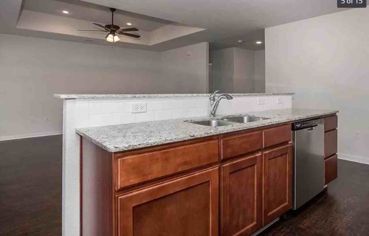 102 Kindley Ct - Photo 6 of 8