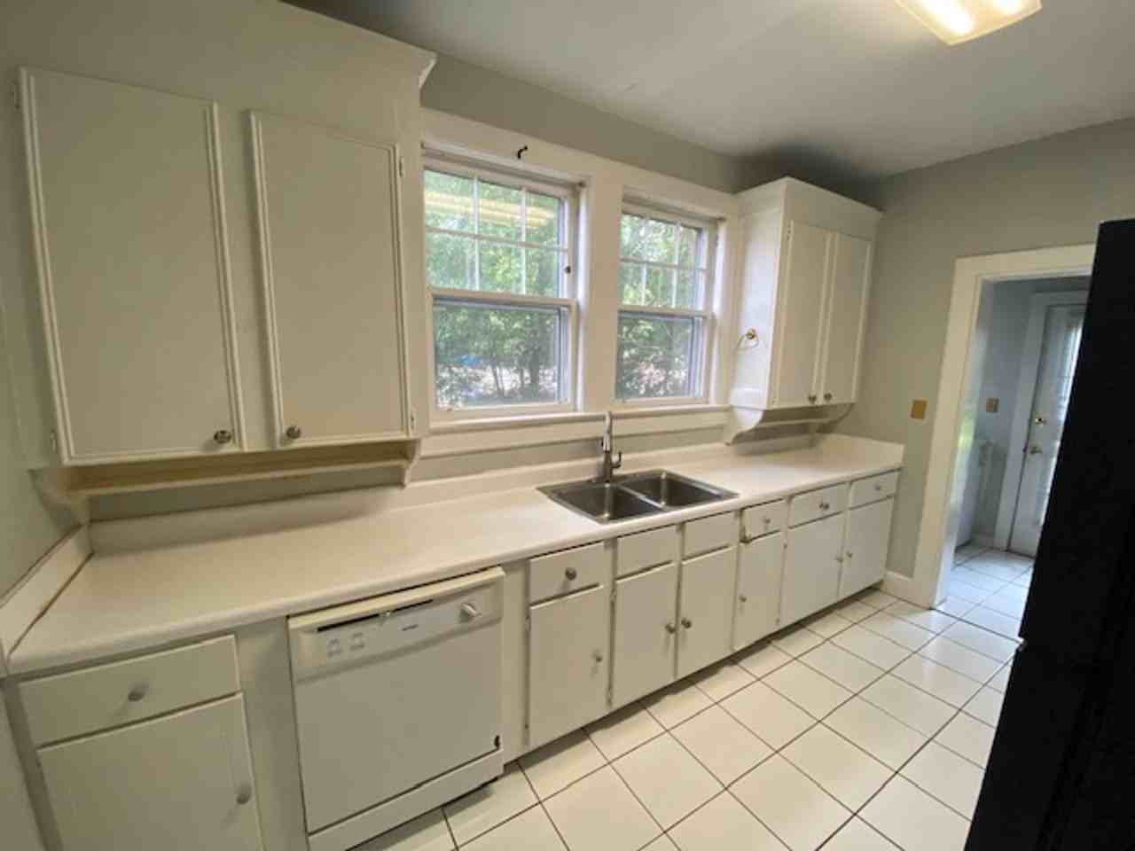 3204 Devereaux Rd - Photo 2 of 14