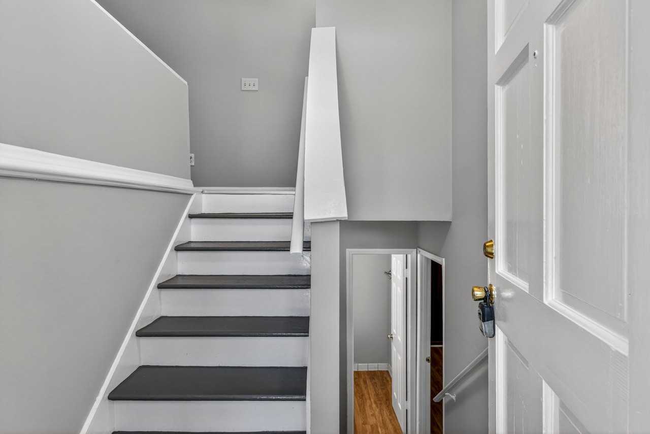 4725 Pennoak Rd - Photo 2 of 36