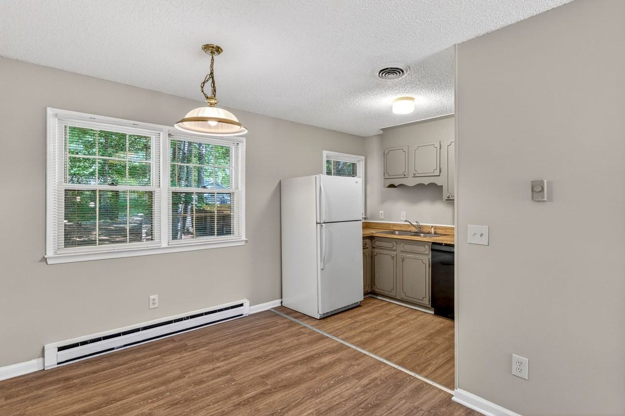 4725 Pennoak Rd - Photo 7 of 36