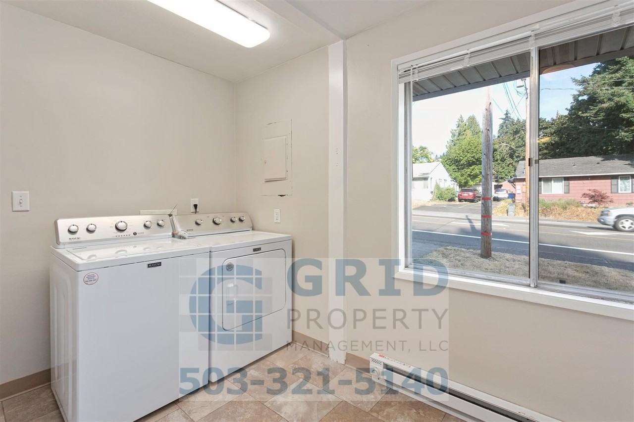 1108 Grand Blvd - Photo 7 of 24