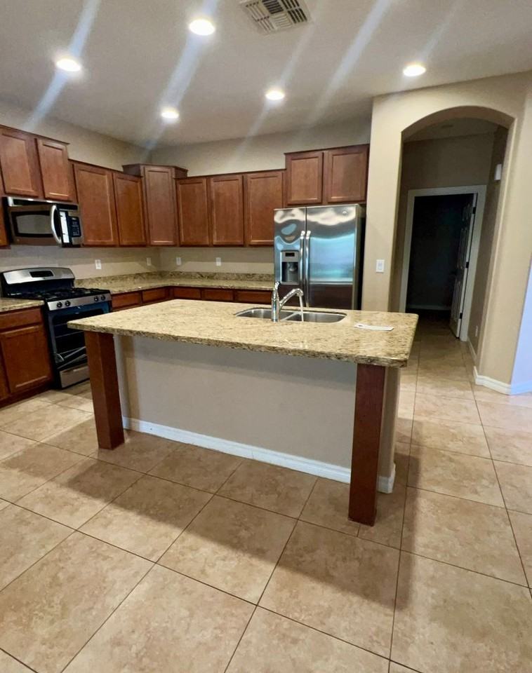 2717 E Ficus Way - Photo 3 of 5