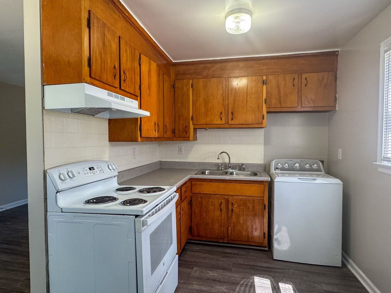 810A E Poythress St - Photo 5 of 16