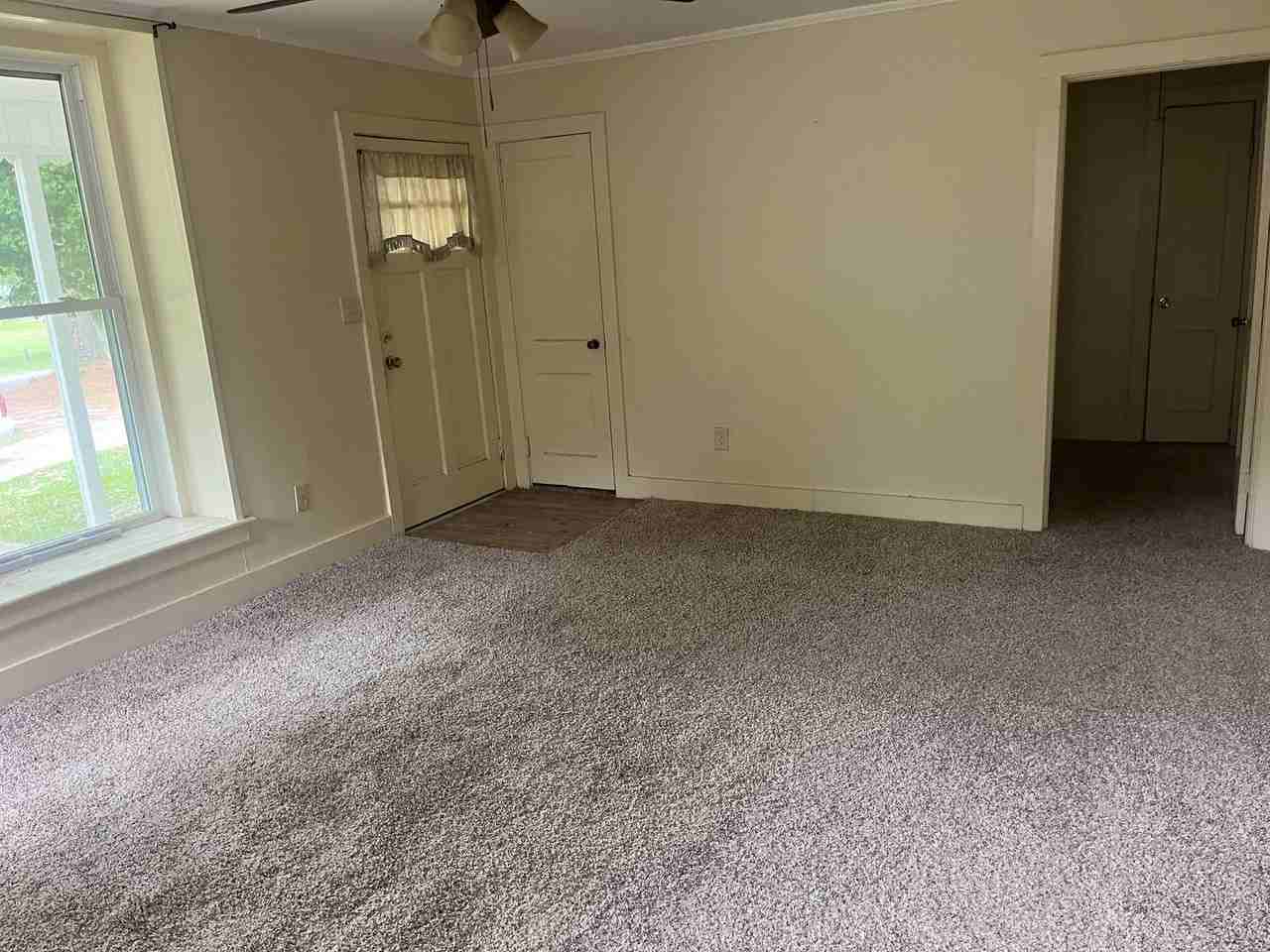 328 Williamsburg St Ne - Photo 4 of 12