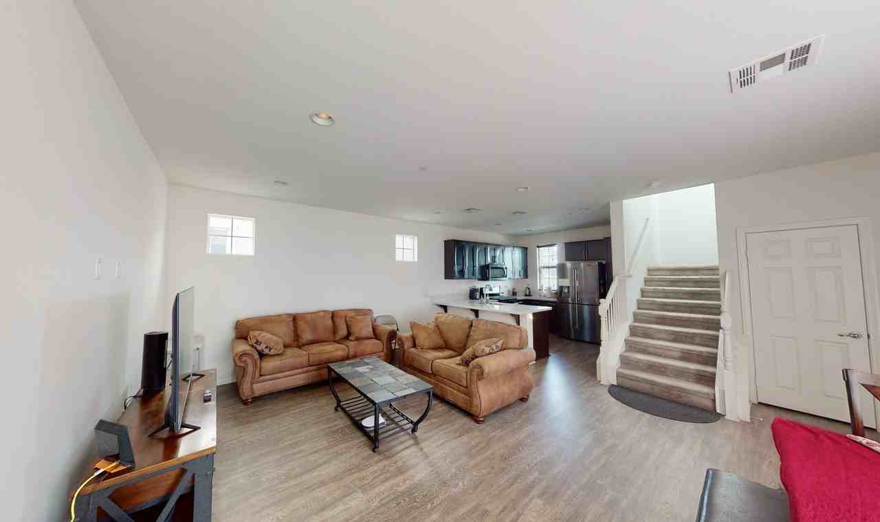 13010 58th St - Photo 4 of 25