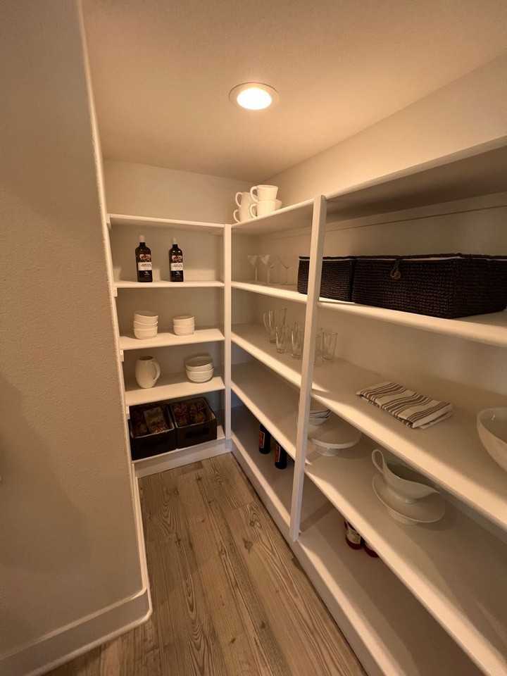 809 Cosmos Dr - Photo 3 of 24