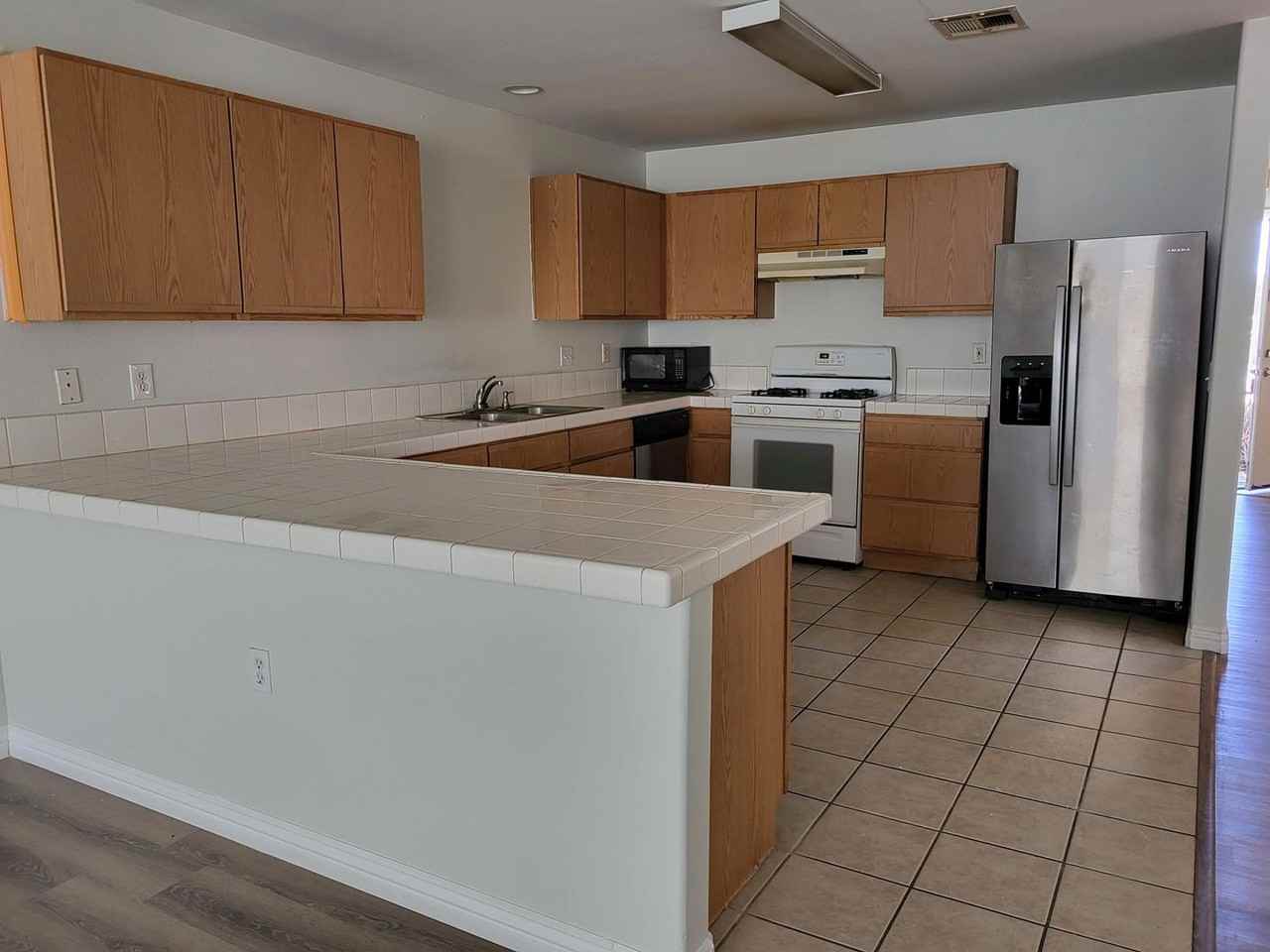 66700 Crescent Dr - Photo 2 of 11