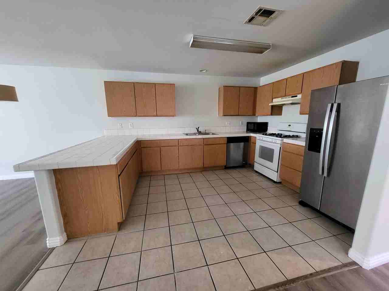 66700 Crescent Dr - Photo 3 of 11
