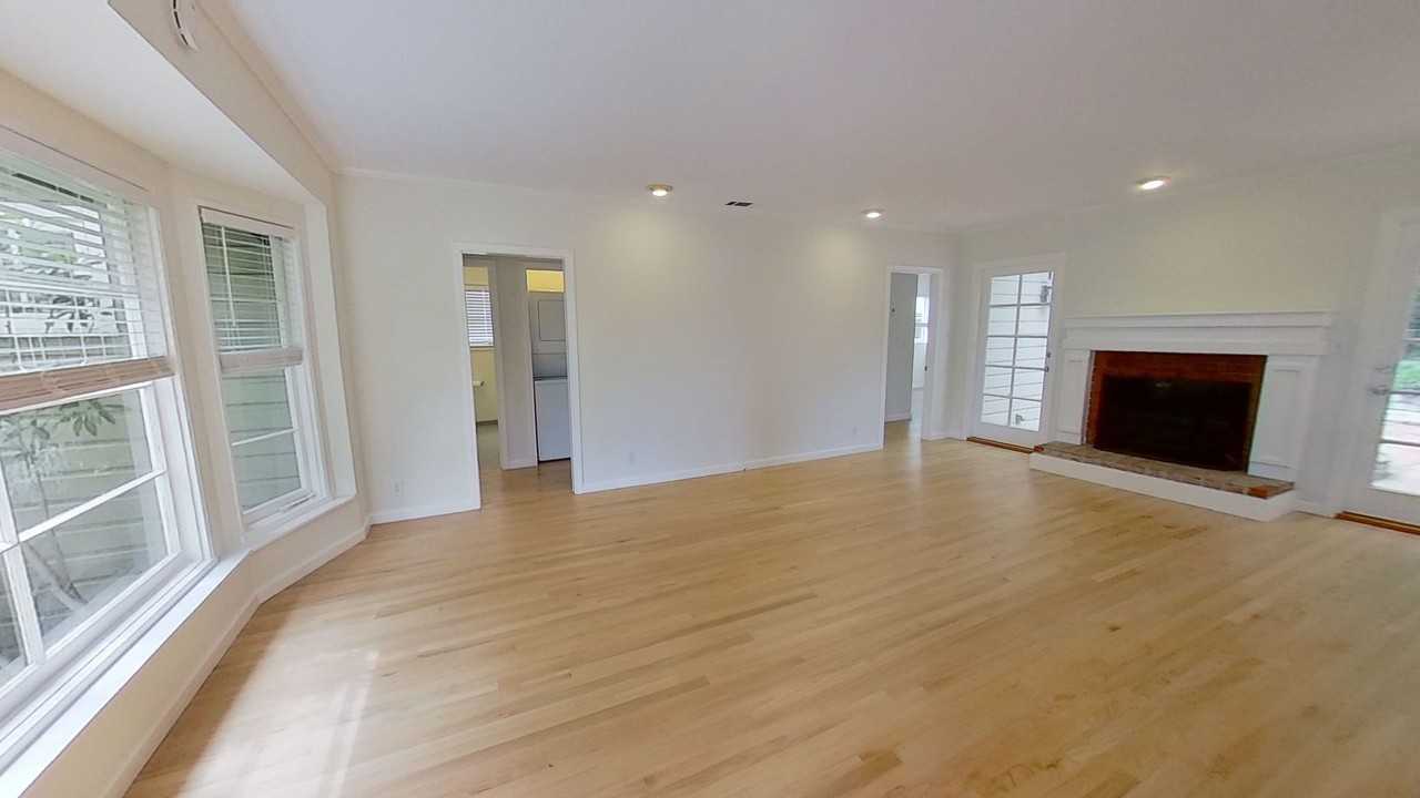 2806 Foothill Rd - Photo 4 of 26