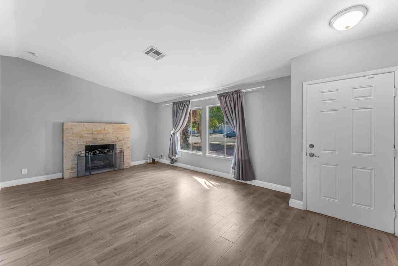 3636 Tempe St - Photo 3 of 24