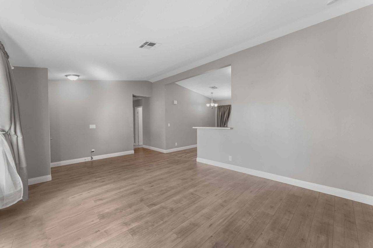 3636 Tempe St - Photo 4 of 24