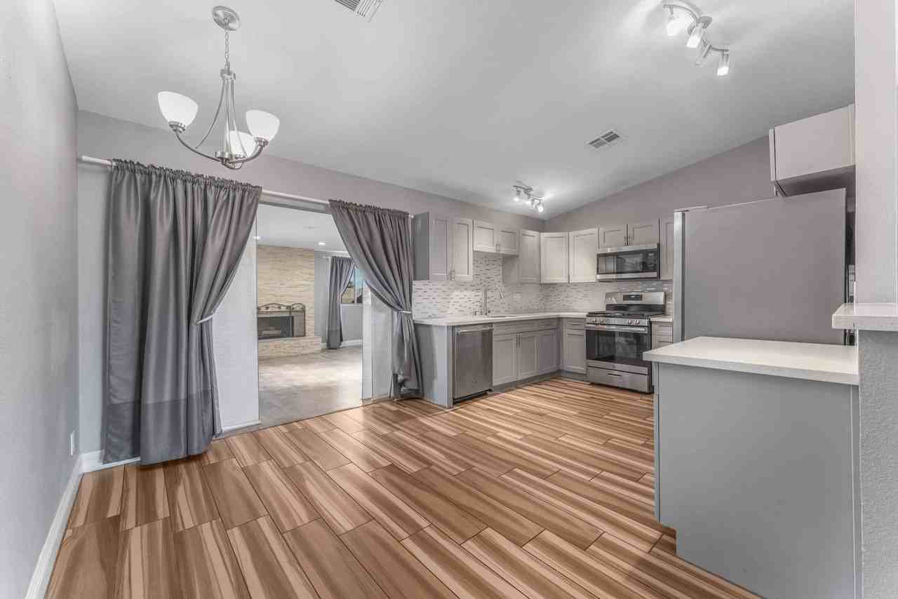 3636 Tempe St - Photo 7 of 24