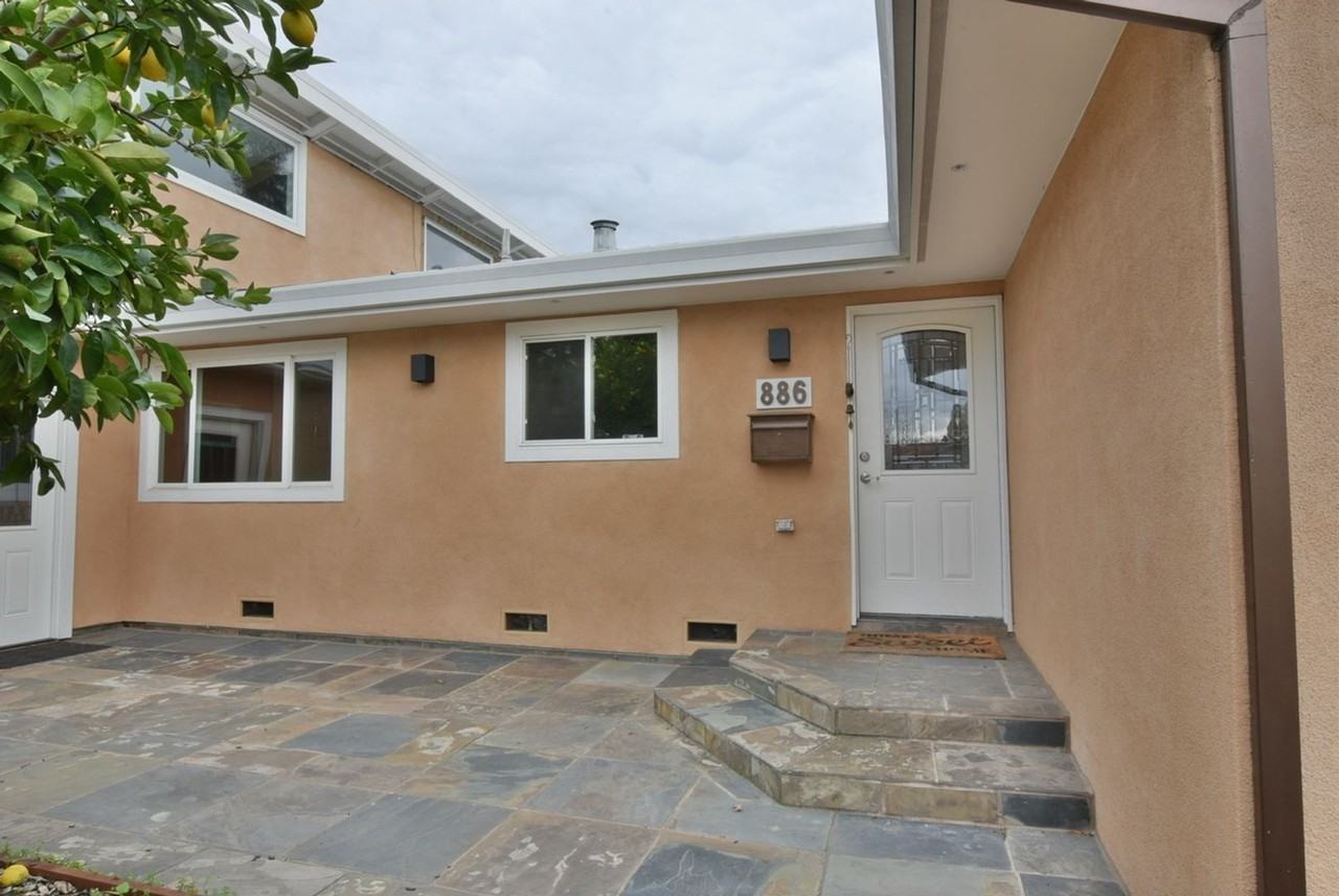 886 Bayleaf Ct - Photo 2 of 22