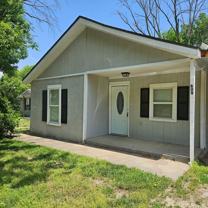 609 N Hocker Ave - Photo 1 of 1