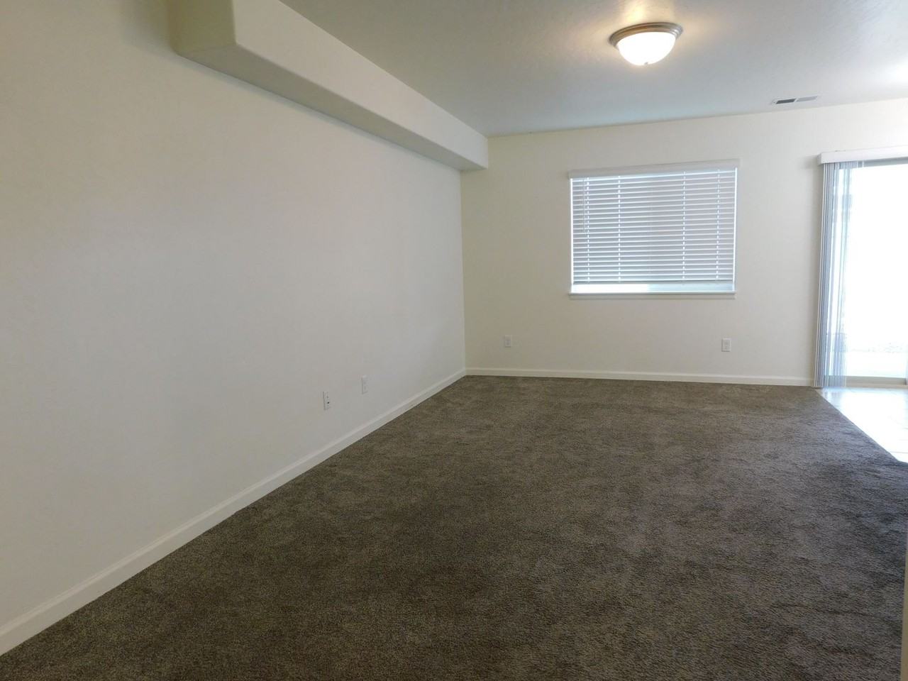 654 Trinity Way #B - Photo 4 of 18