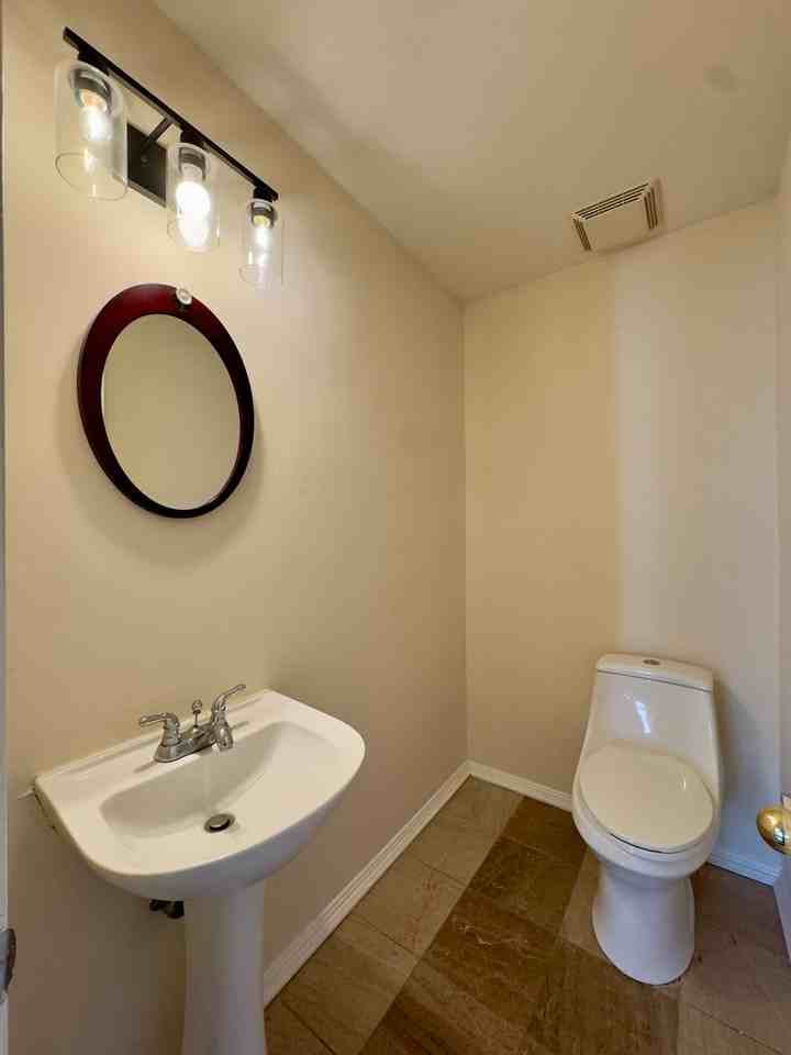 9520 Oak Trace Way - Photo 7 of 24