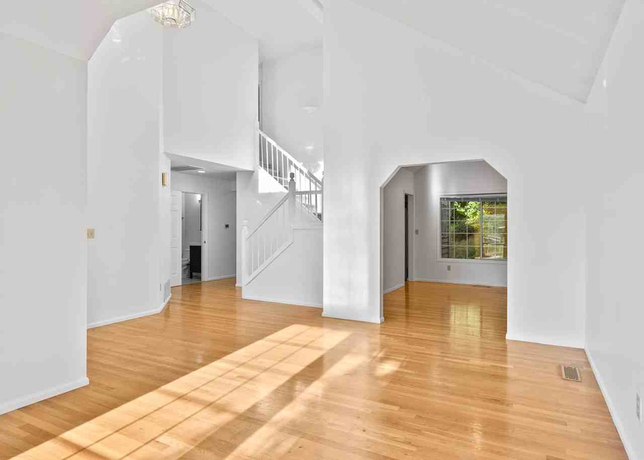 6814 119th Ave Se - Photo 4 of 21