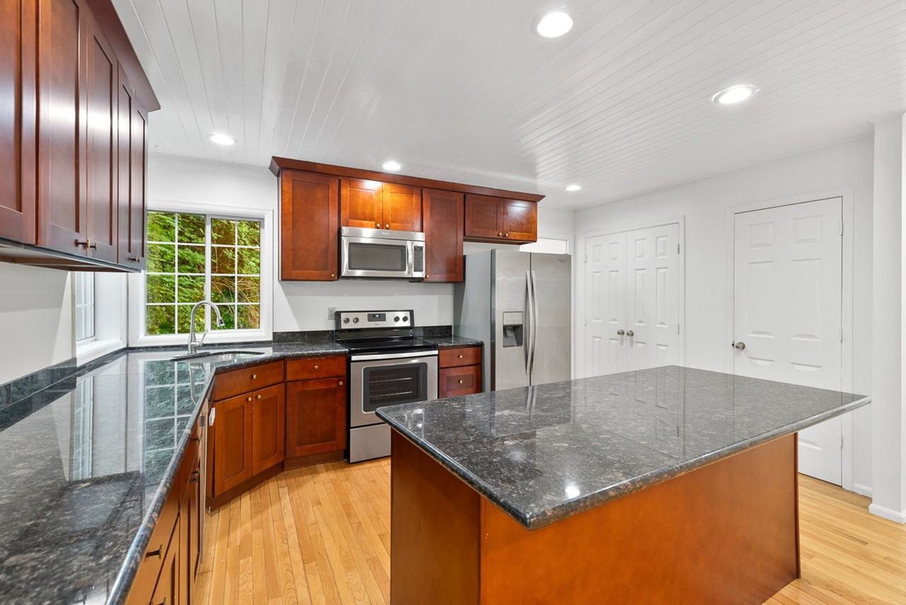 6814 119th Ave Se - Photo 5 of 21