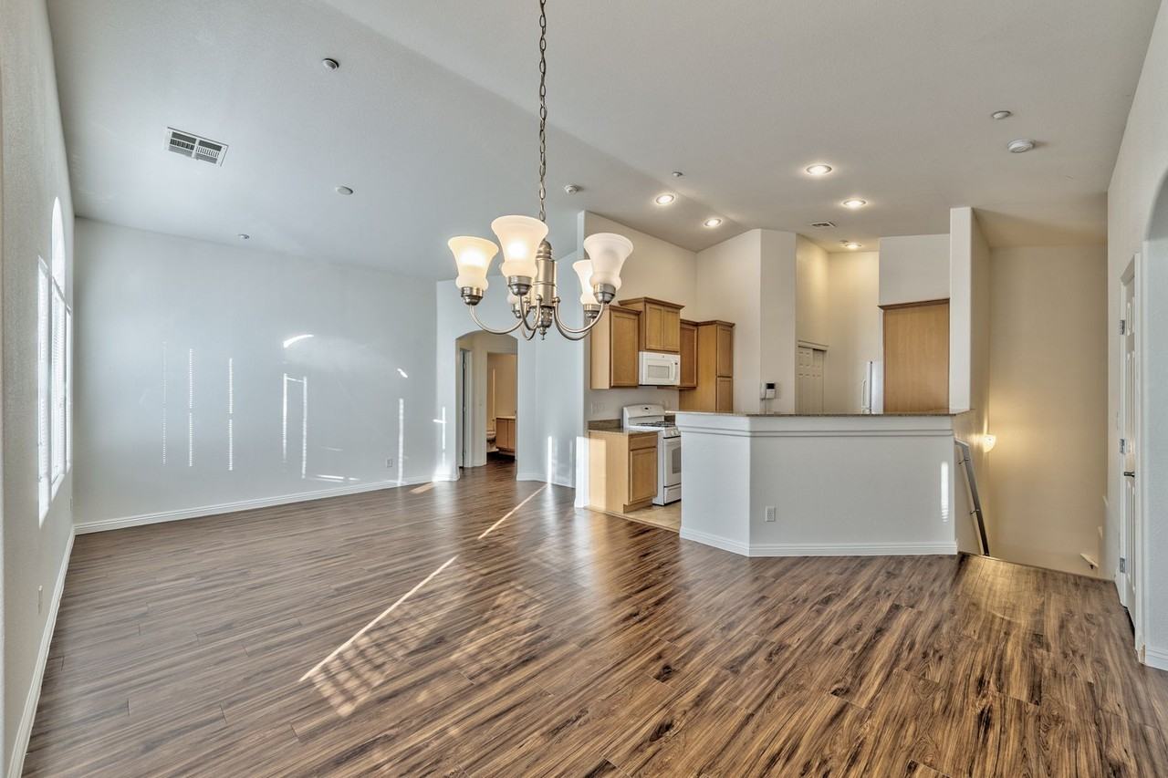 10096 Sunset Palisades Way #101 - Photo 4 of 16