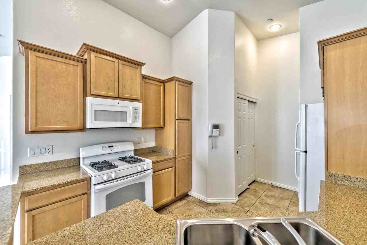 10096 Sunset Palisades Way #101 - Photo 5 of 16
