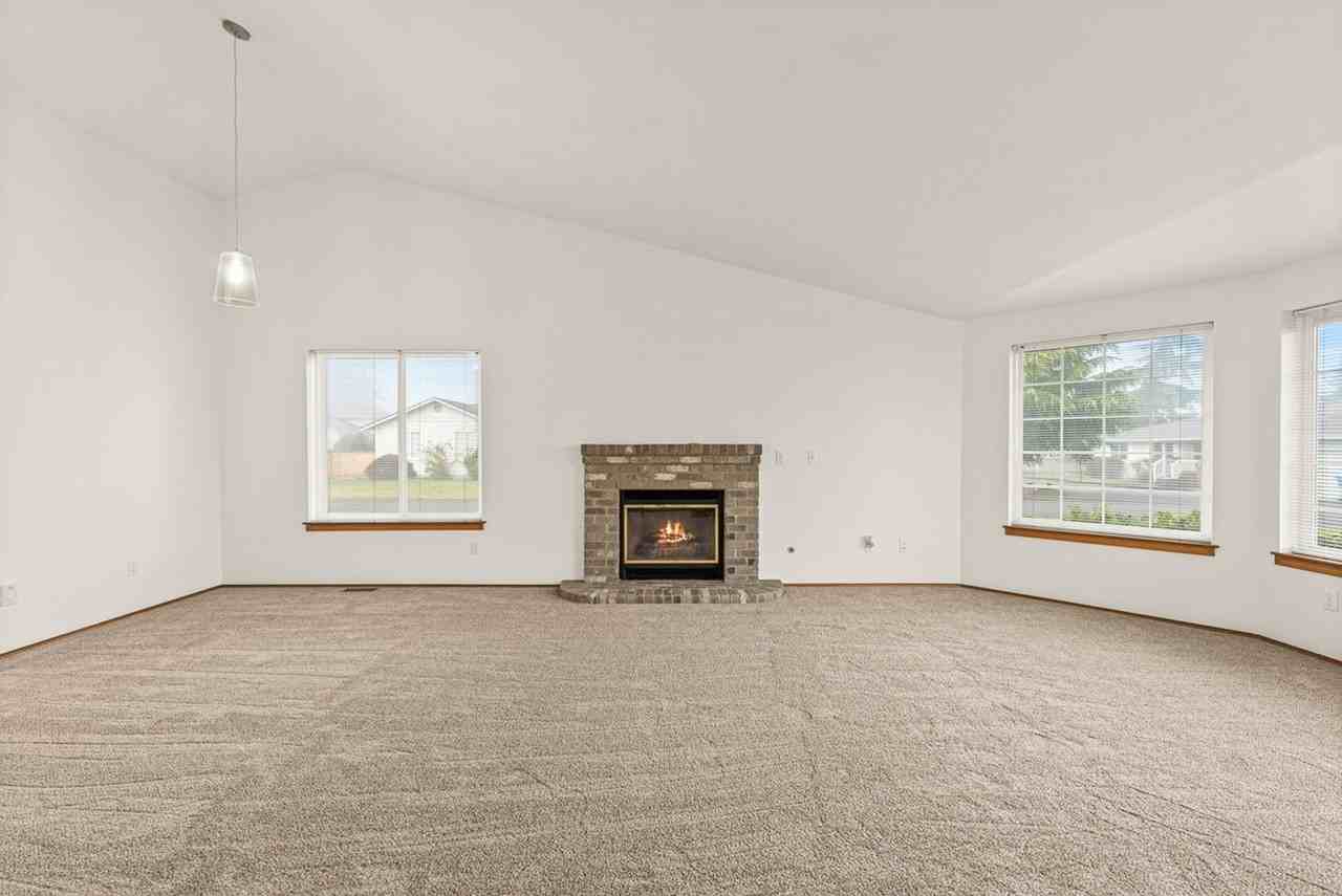 1224 143rd St E - Photo 4 of 40