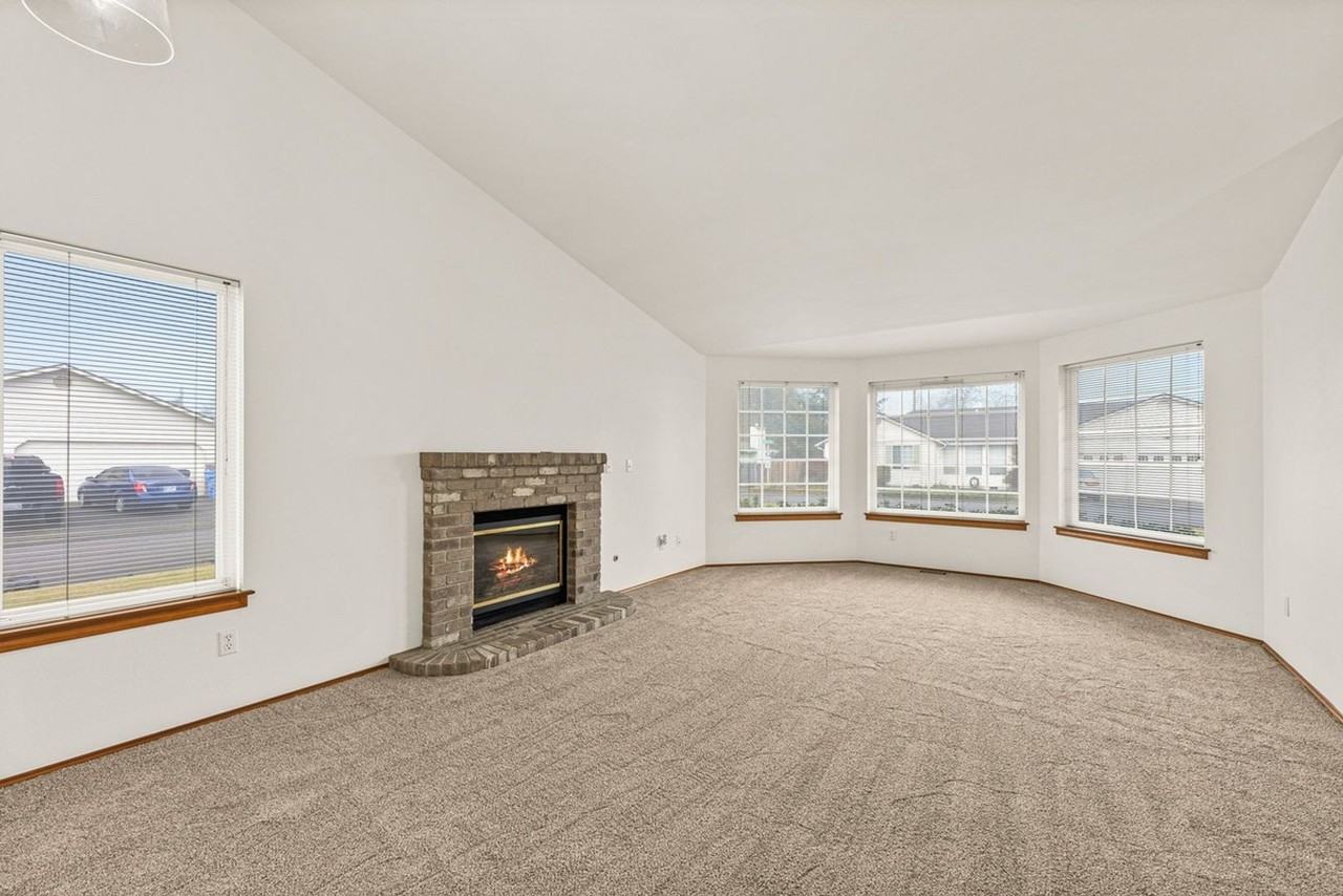 1224 143rd St E - Photo 5 of 40