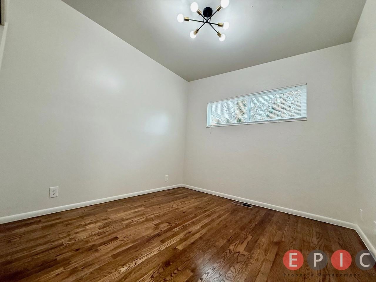 4608 S Russell St - Photo 3 of 13