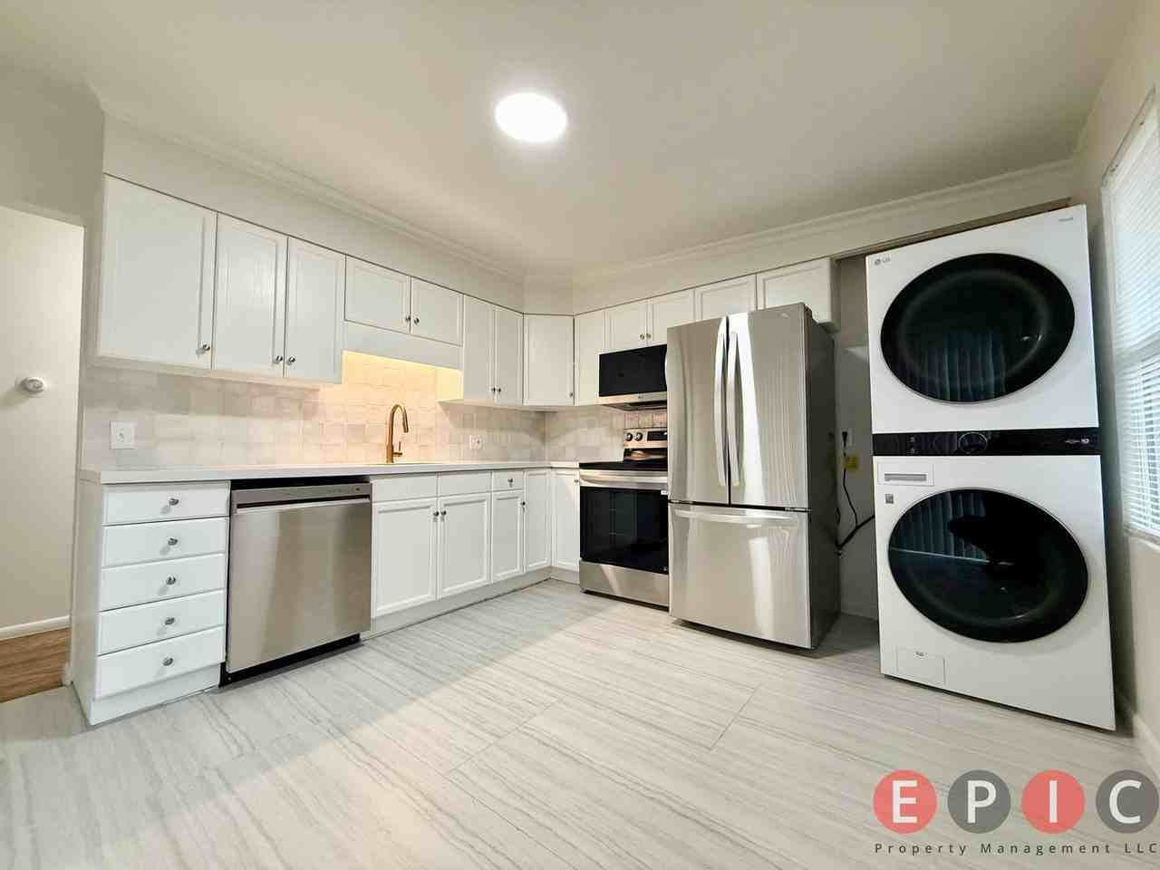 4608 S Russell St - Photo 5 of 13