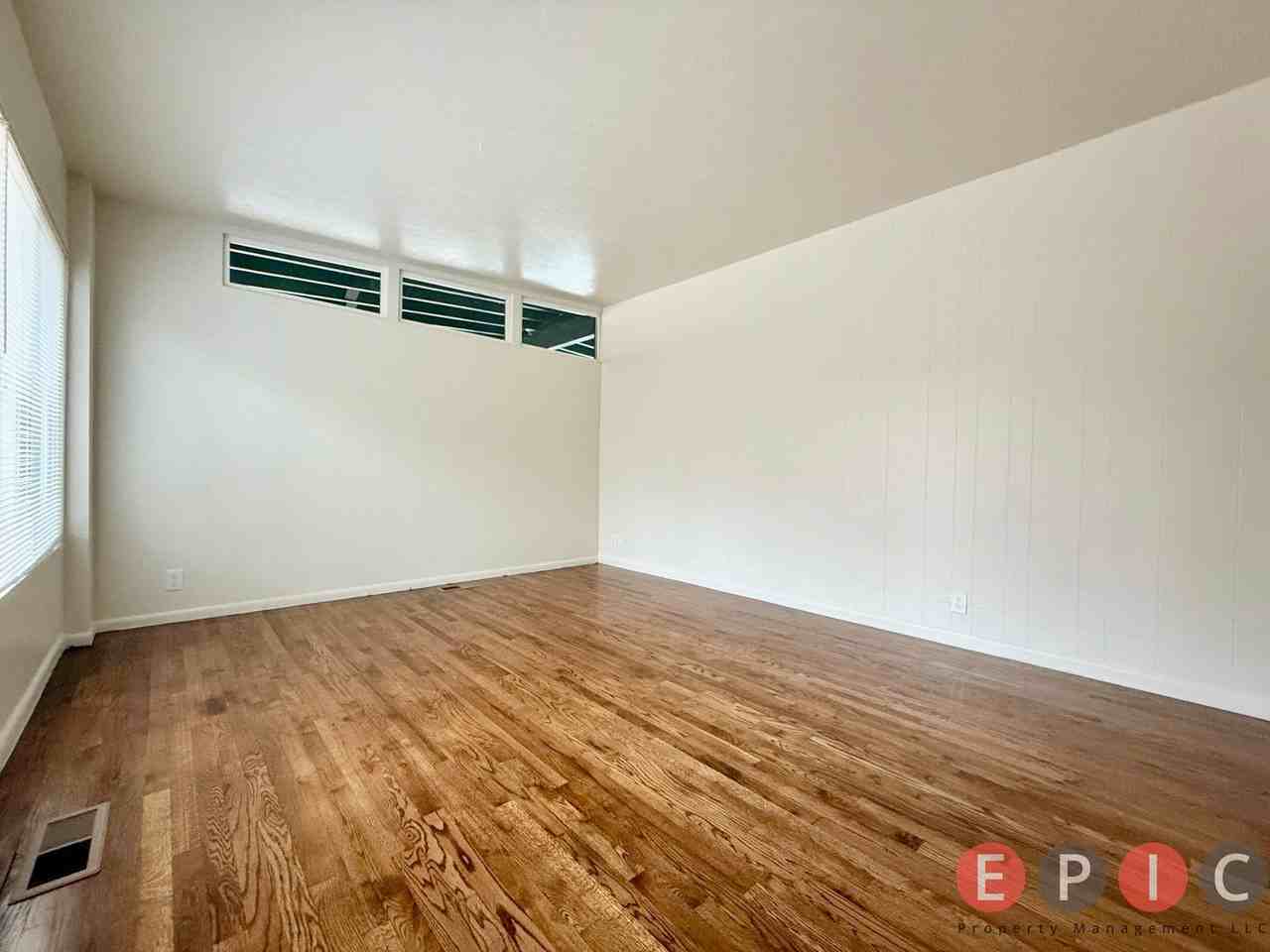 4608 S Russell St - Photo 6 of 13