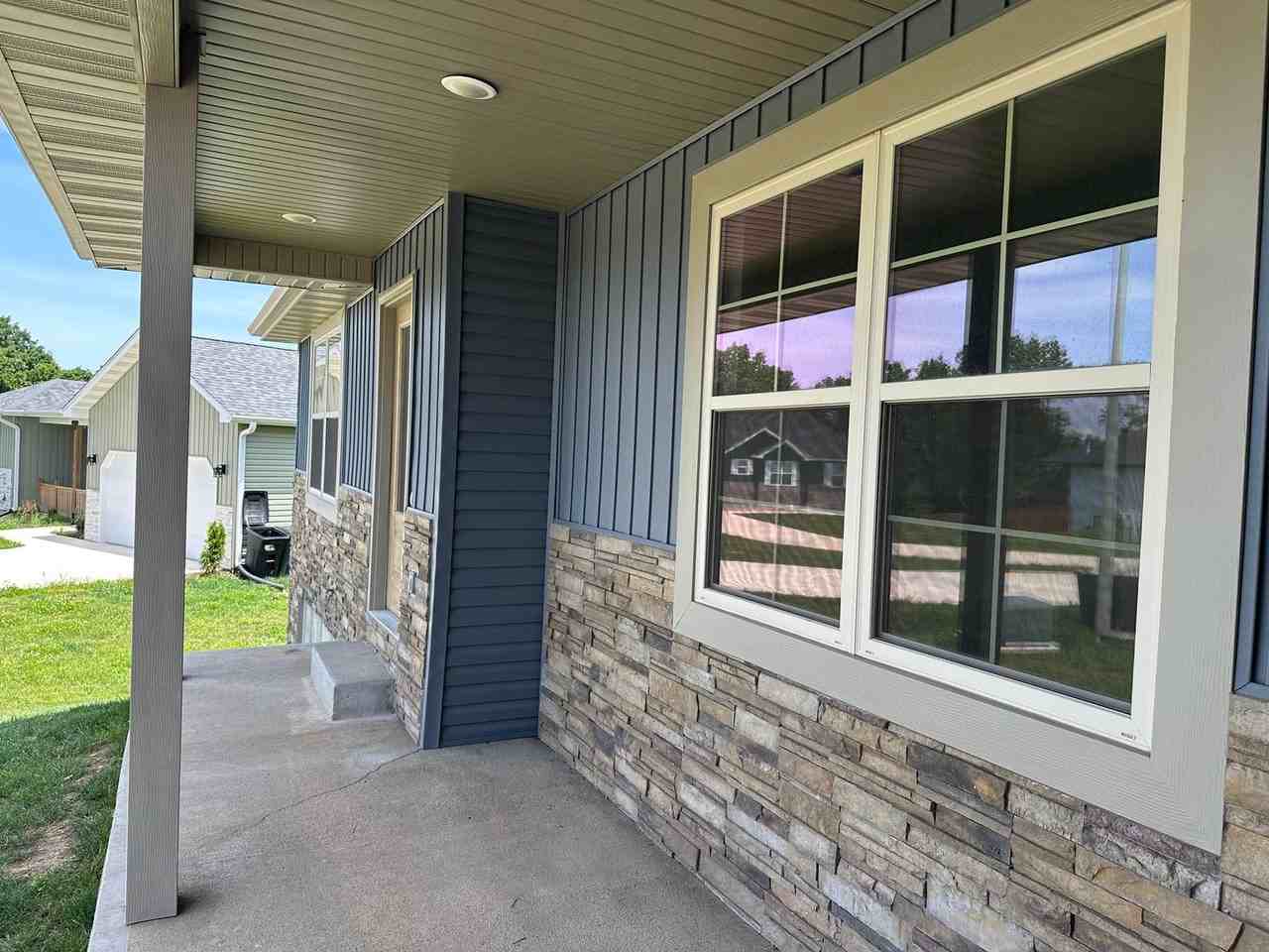 165 Mesa Dr - Photo 3 of 50