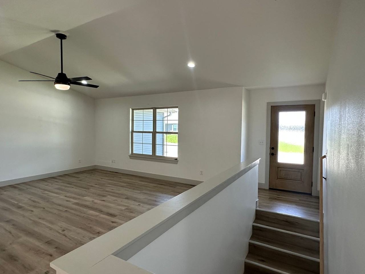 165 Mesa Dr - Photo 4 of 50