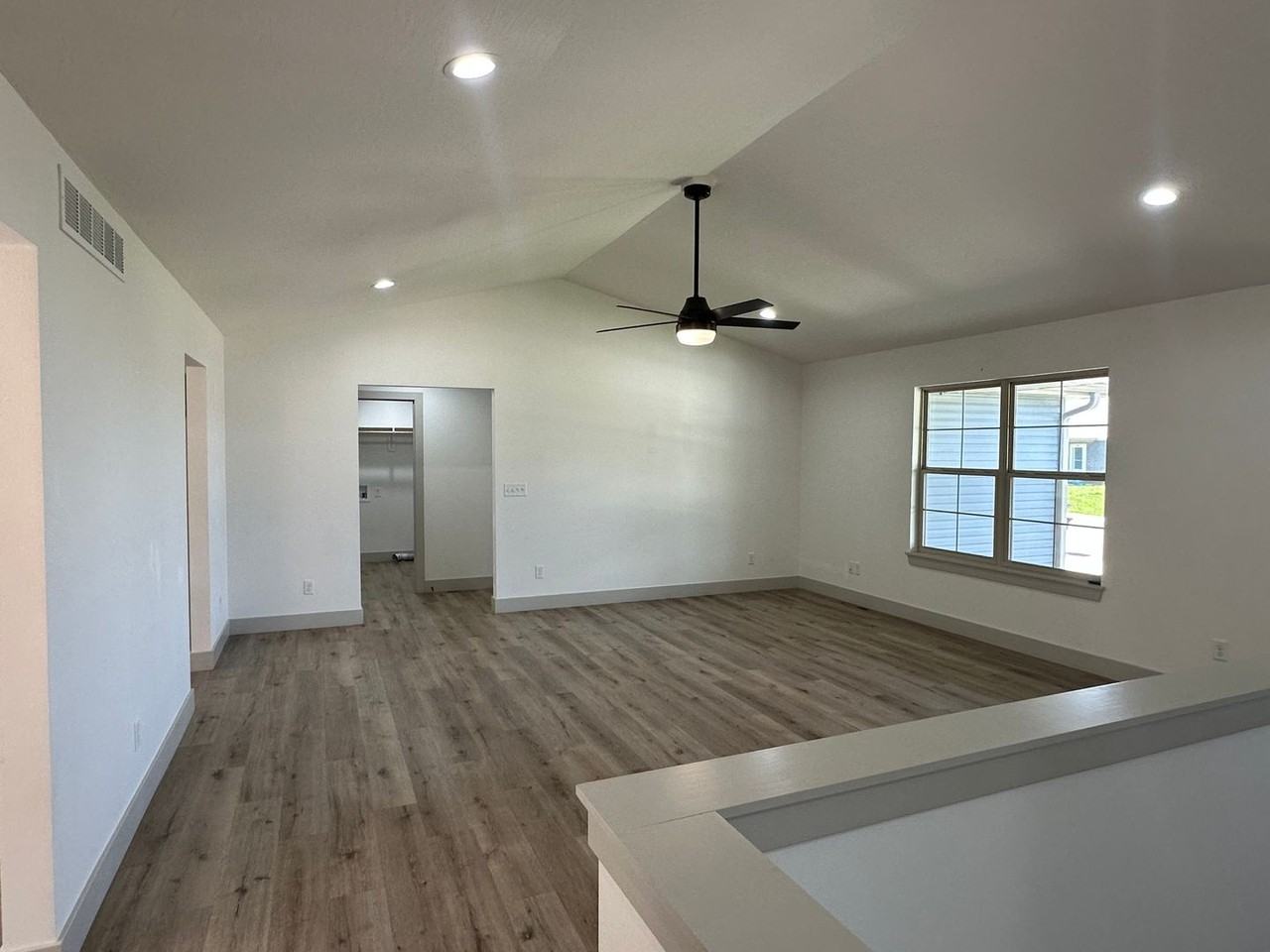 165 Mesa Dr - Photo 7 of 50
