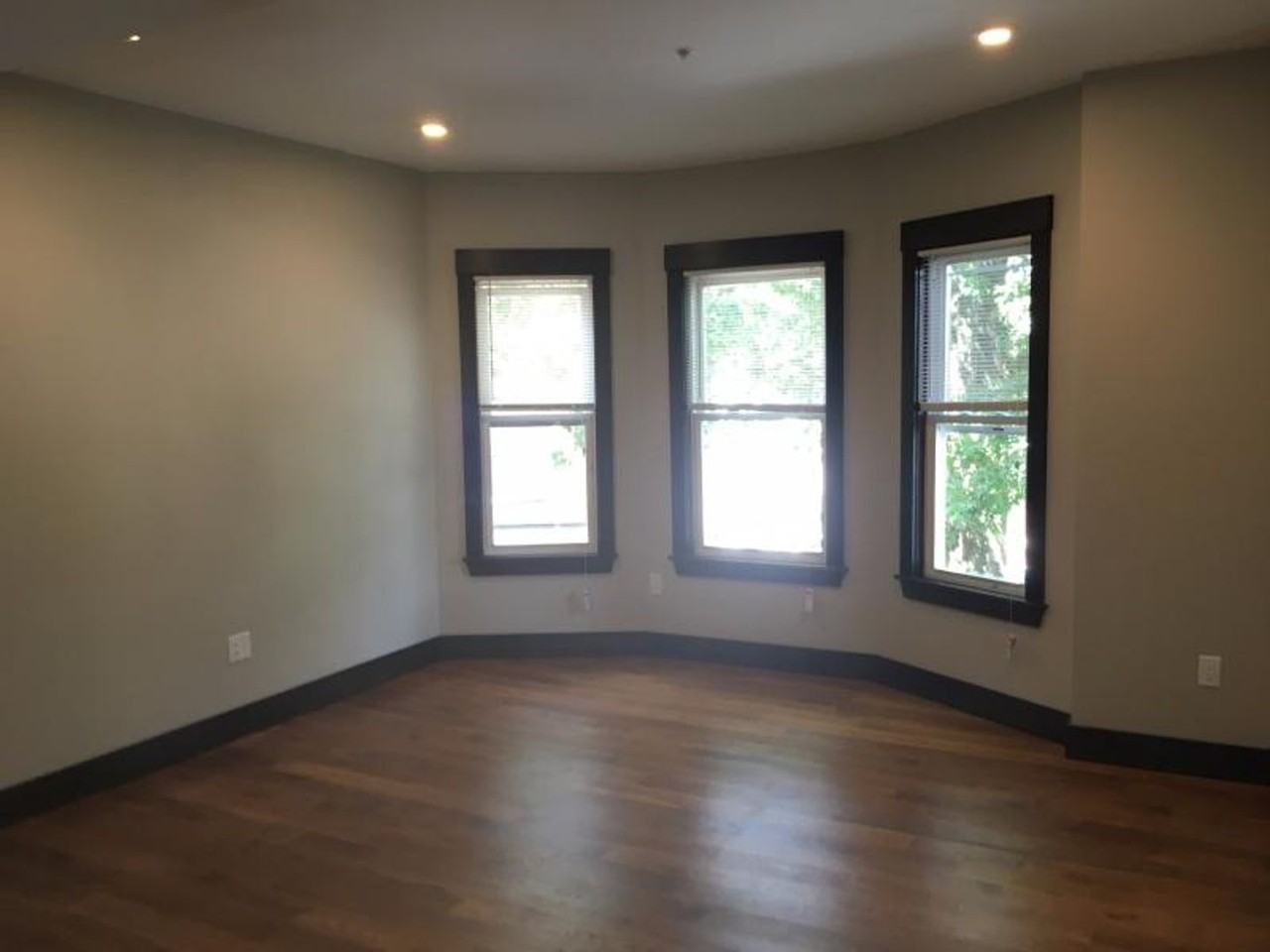 47 Creighton St - Photo 7 of 9
