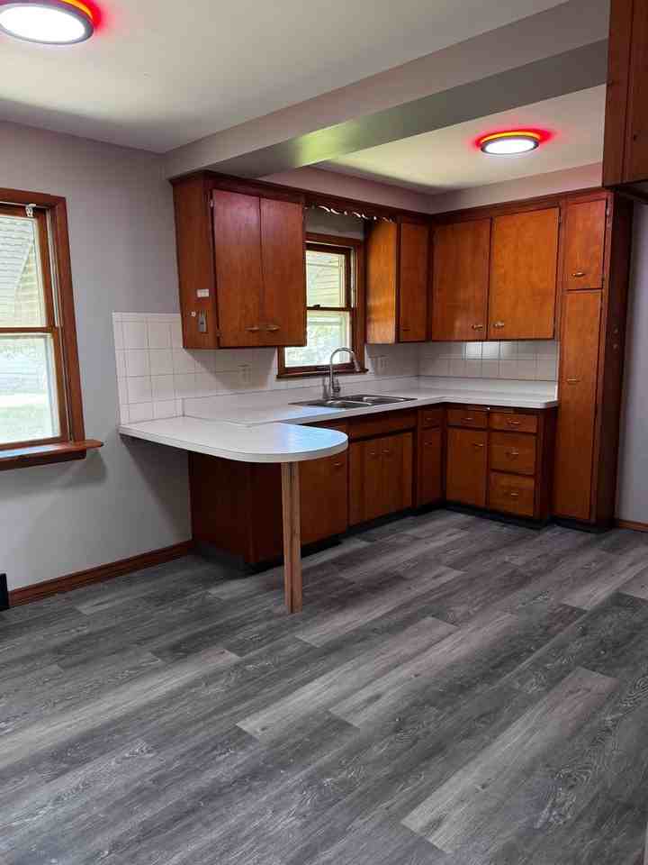 23901 Puritan Rd - Photo 5 of 12