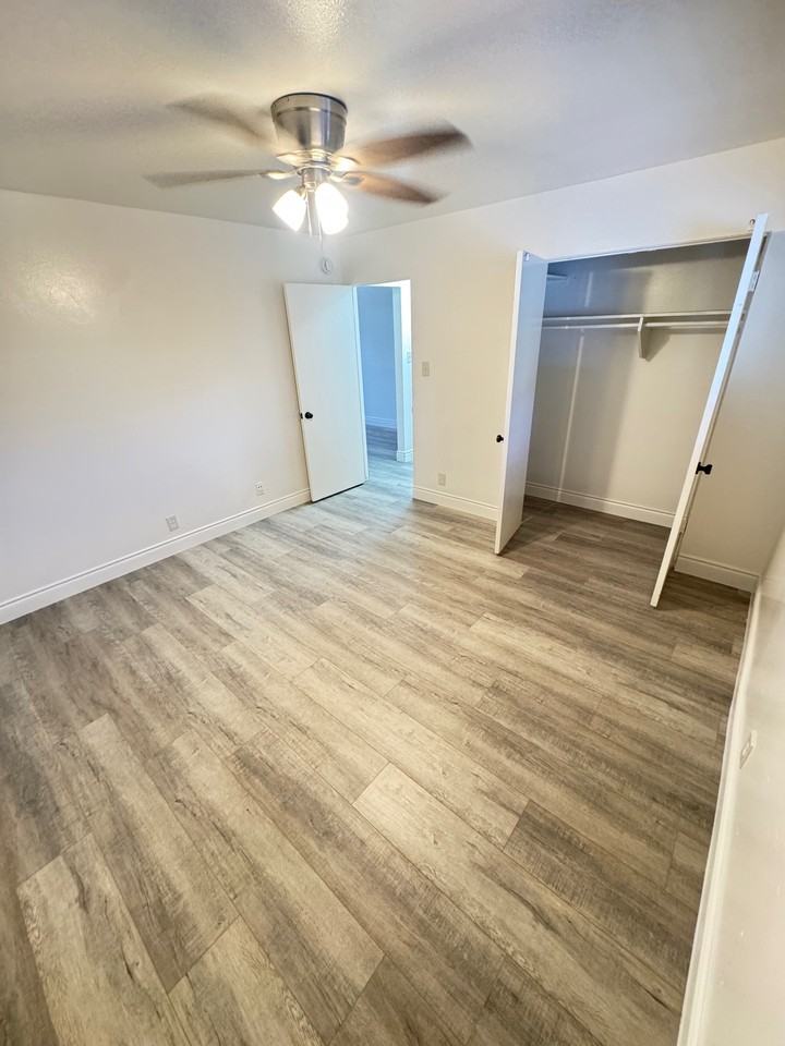 1160 E Alosta Ave #03 - Photo 6 of 15