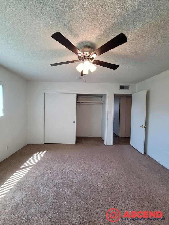 4213 Charter Oaks Ave - Photo 3 of 11