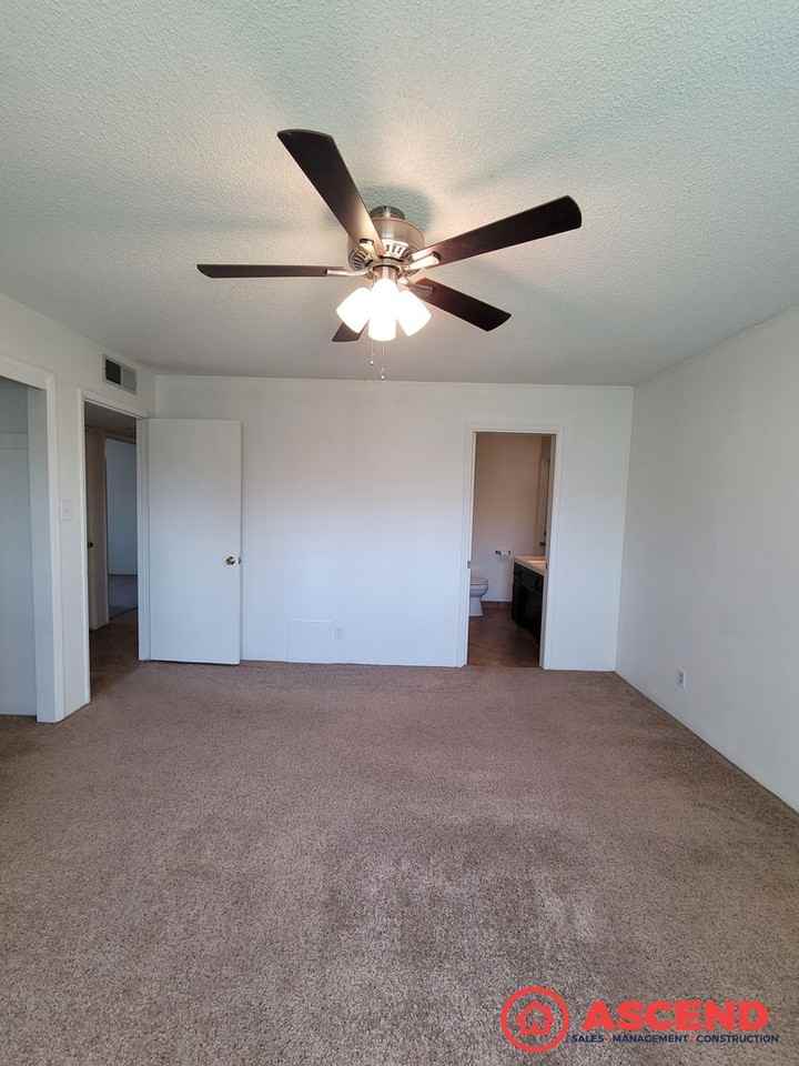 4213 Charter Oaks Ave - Photo 4 of 11