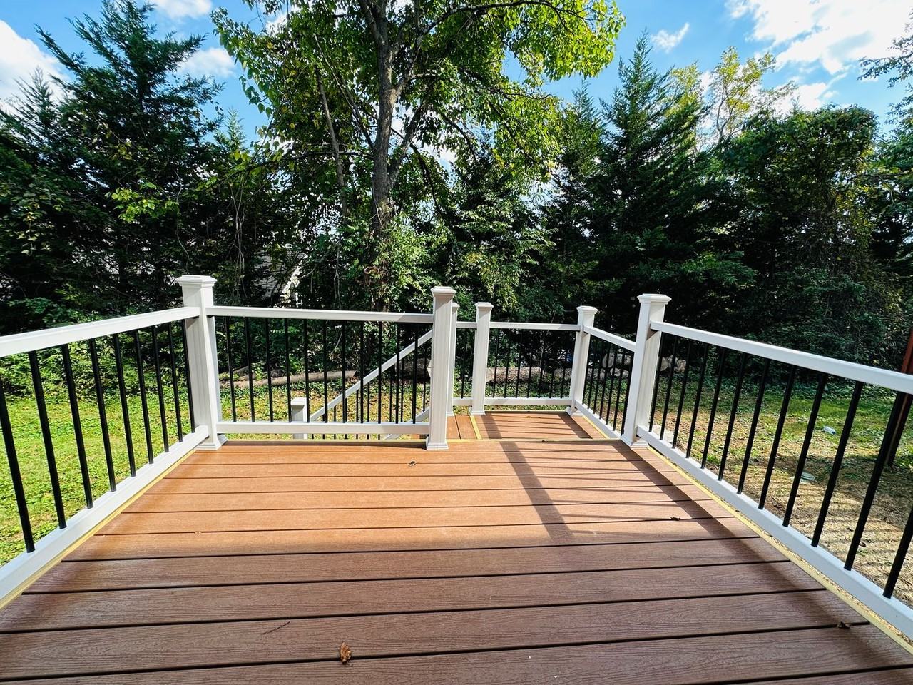 806 Blue Spruce Way - Photo 3 of 26